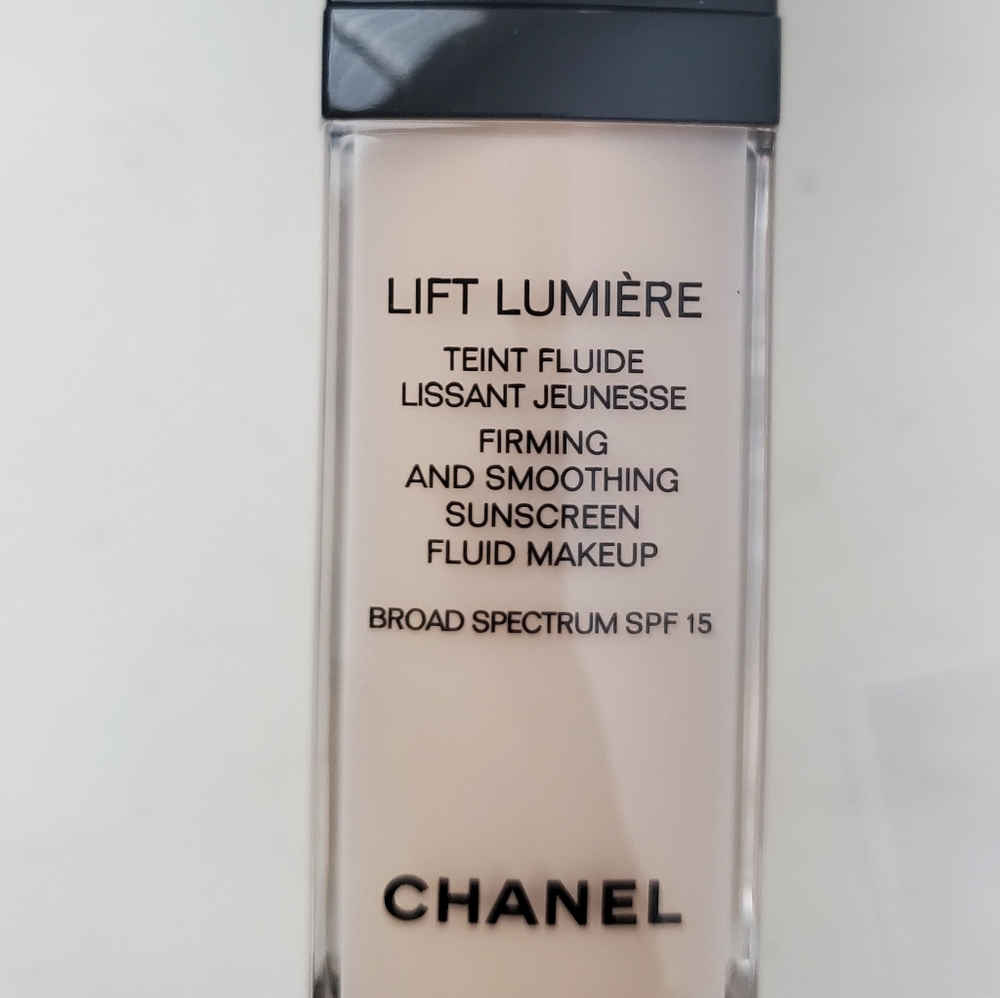 Brand New! CHANEL LIFT LUMIERE #30